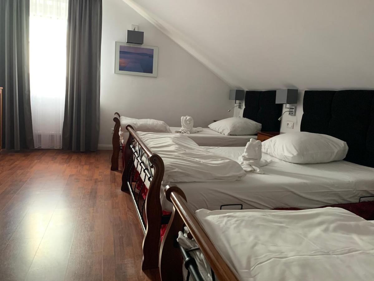 Kameleon Hotel 3*